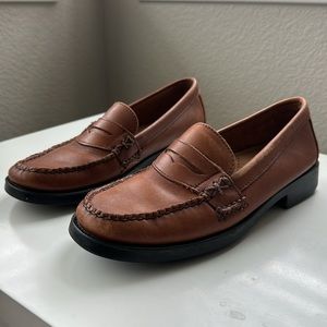 Weejuns Bass leather women’s leather loafers